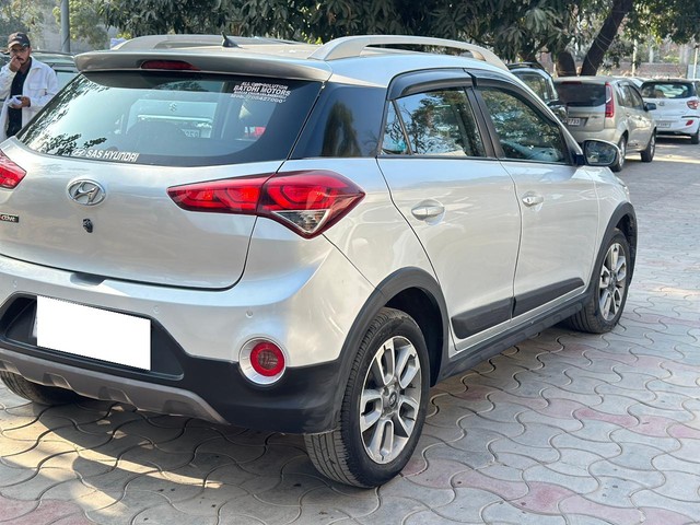 Second-hand 2015 Hyundai i20 Active 1.4 for sale in Lucknow-6