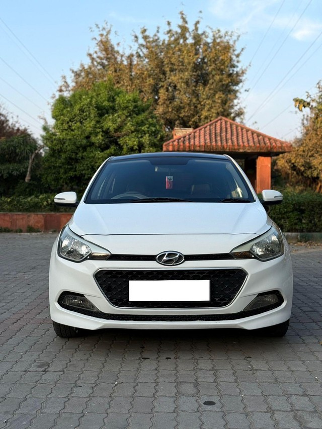 Second-hand 2017 Hyundai i20 Sportz 1.2 for sale in New Delhi-5
