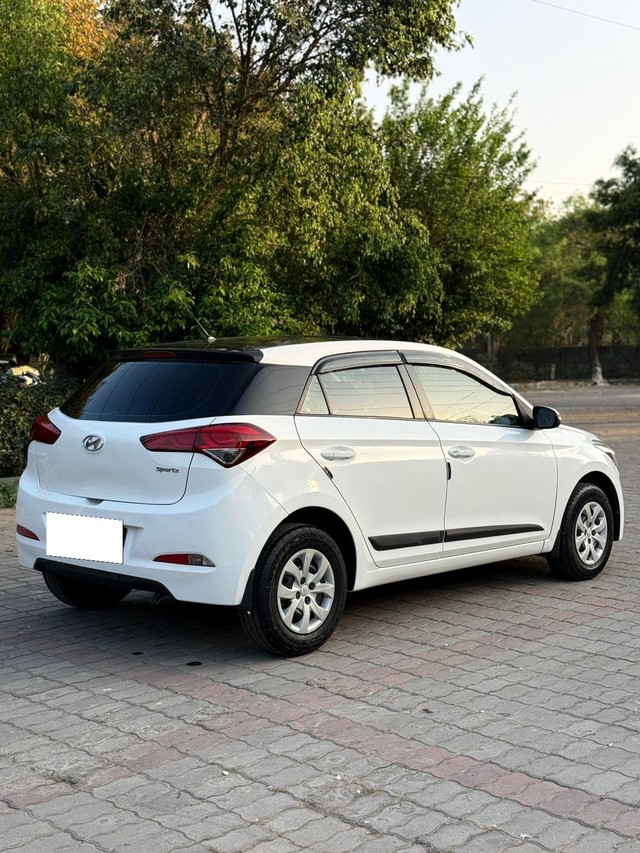 Second-hand 2017 Hyundai i20 Sportz 1.2 for sale in New Delhi-7