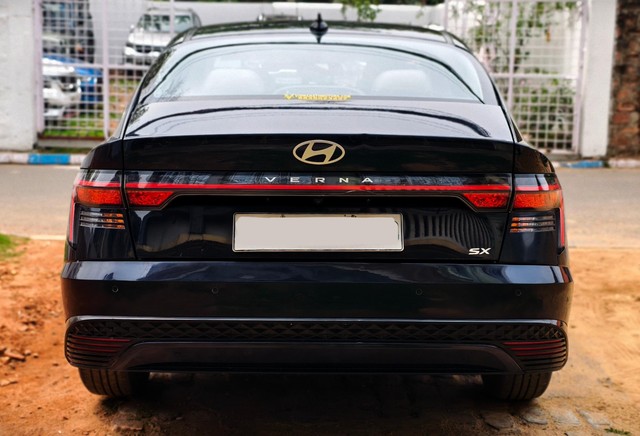 Second-hand 2023 Hyundai Verna SX for sale in Kolkata-1