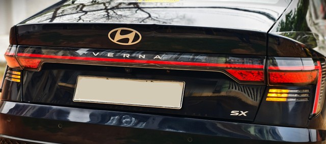 Second-hand 2023 Hyundai Verna SX for sale in Kolkata-7