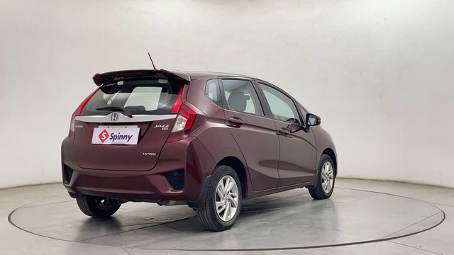 Second-hand 2017 Honda Jazz VX for sale in Chennai-3