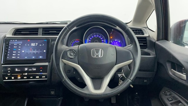 Second-hand 2017 Honda Jazz VX for sale in Chennai-32