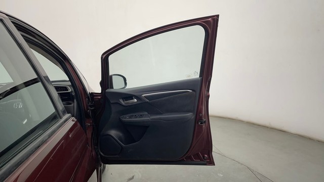 Second-hand 2017 Honda Jazz VX for sale in Chennai-16