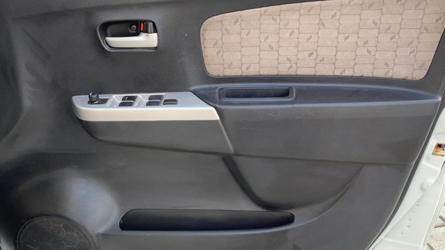 Second-hand 2015 Maruti Suzuki Wagon R VXI BS IV for sale in Vadodara-17