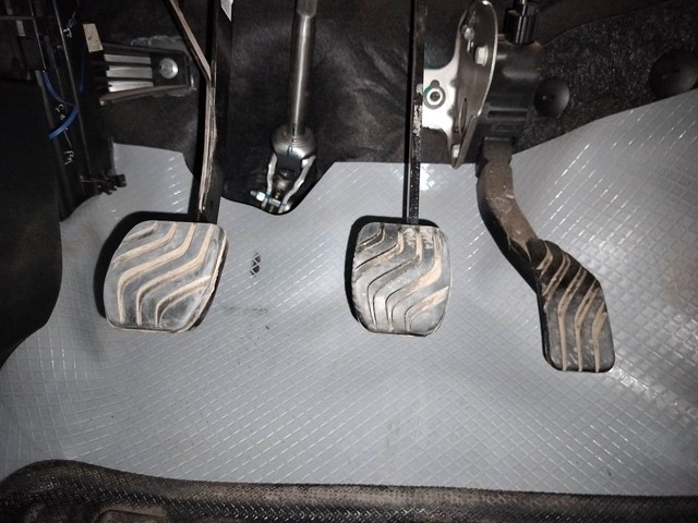 Second-hand 2023 Renault KWID 1.0 RXT for sale in Coimbatore-14