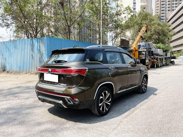 Second-hand 2023 MG Hector Plus 1.5 Turbo Savvy Pro CVT 7 Str BSVI for sale in Mumbai-6