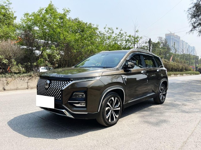 Second-hand 2023 MG Hector Plus 1.5 Turbo Savvy Pro CVT 7 Str BSVI for sale in Mumbai-3