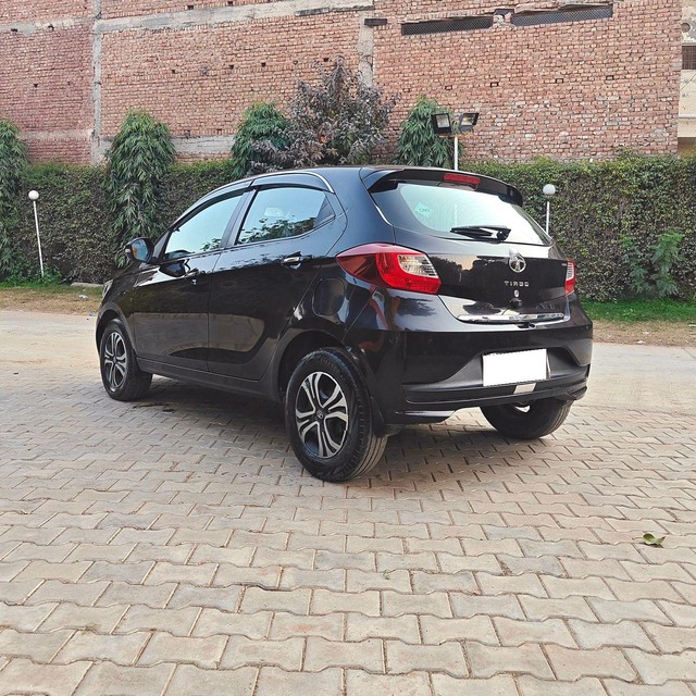 Second-hand 2024 Tata Tiago XZ Plus CNG for sale in Gurgaon-3