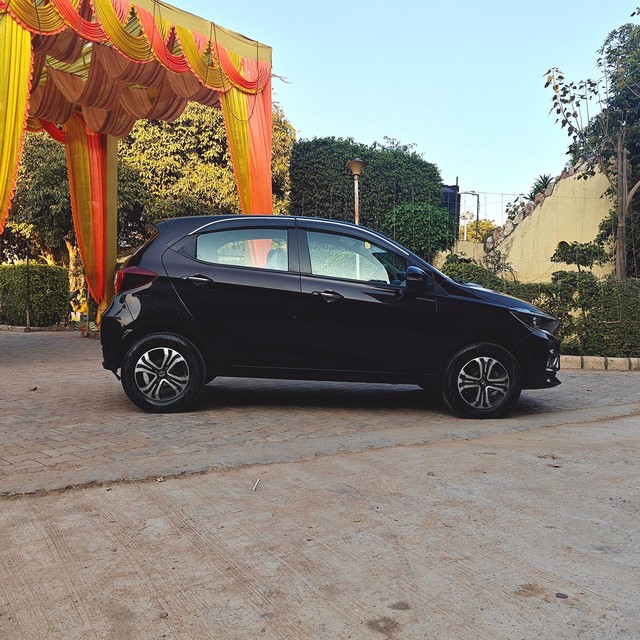 Second-hand 2024 Tata Tiago XZ Plus CNG for sale in Gurgaon-1