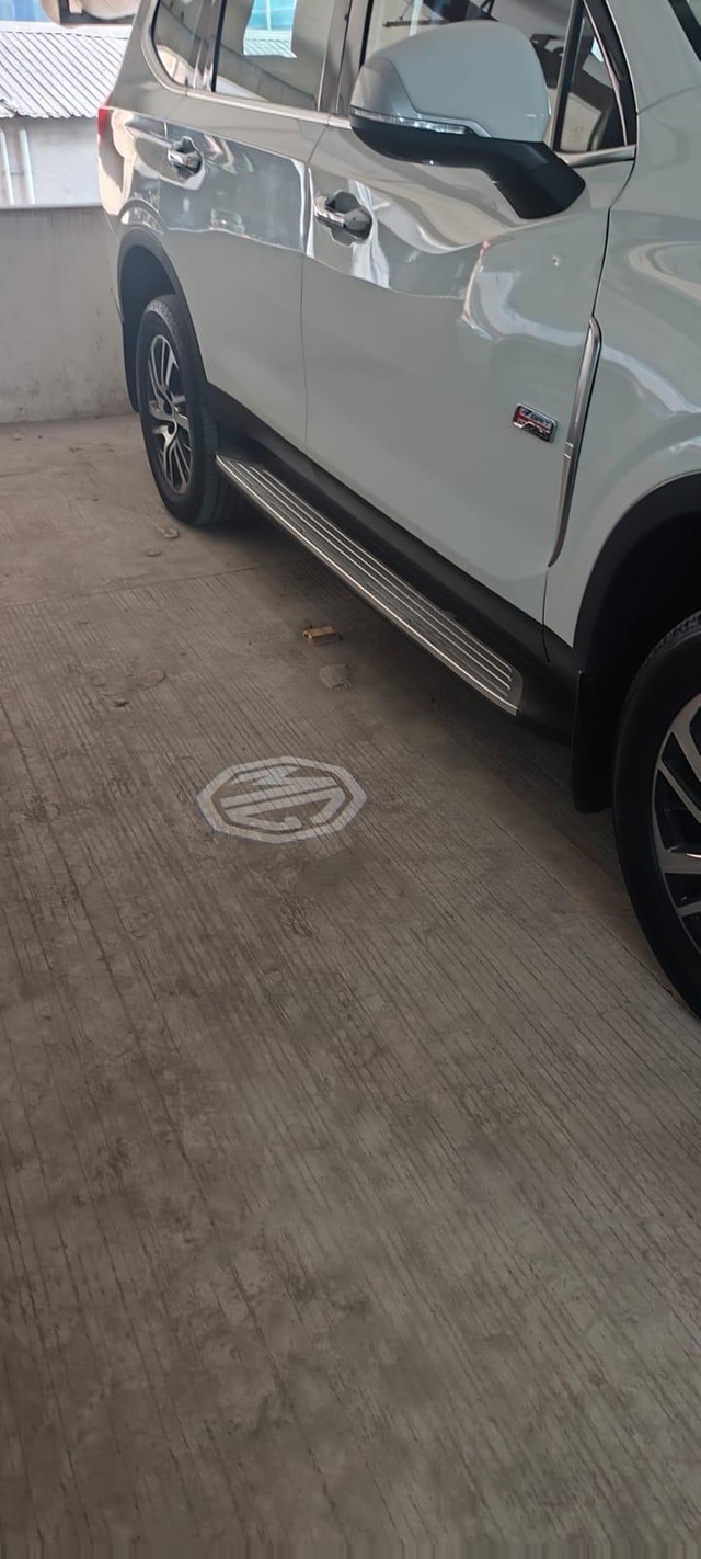 MG Gloster Savvy 4x4 7Str Second-hand 2023 MG Gloster Savvy 4x4 7Str for sale in Mumbai-9