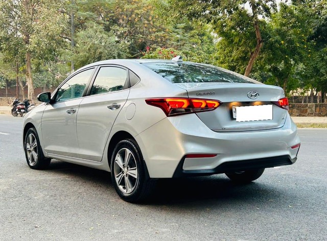 Second-hand 2017 Hyundai Verna 1.6 VTVT SX Option for sale in New Delhi-6