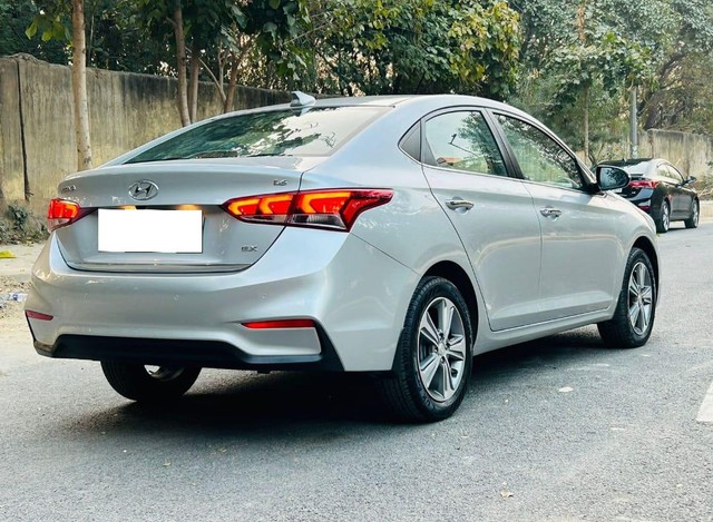 Second-hand 2017 Hyundai Verna 1.6 VTVT SX Option for sale in New Delhi-7