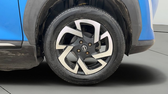 Second-hand 2023 Nissan Magnite XV AMT DT for sale in Ghaziabad-24