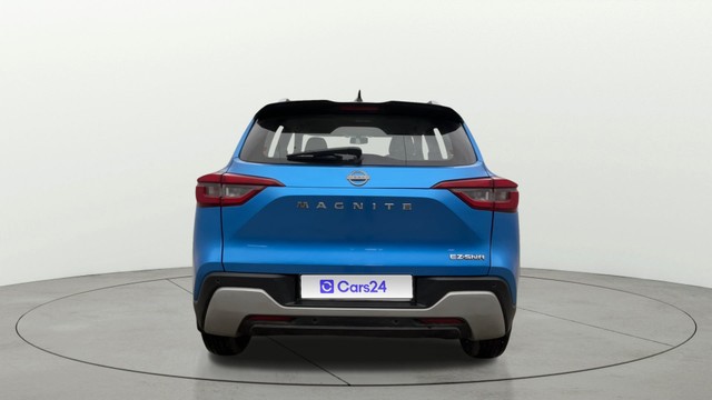 Second-hand 2023 Nissan Magnite XV AMT DT for sale in Ghaziabad-3