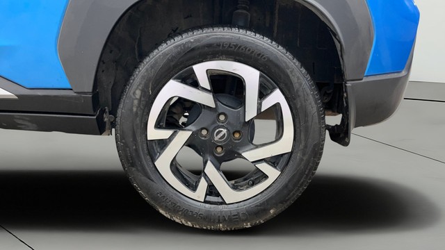 Second-hand 2023 Nissan Magnite XV AMT DT for sale in Ghaziabad-27