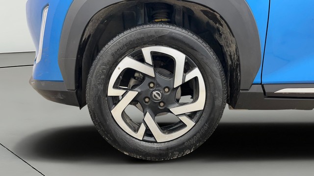 Second-hand 2023 Nissan Magnite XV AMT DT for sale in Ghaziabad-26