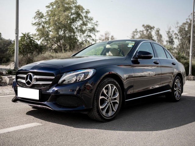 Second-hand 2017 Mercedes-Benz C-Class C 220 CDI Avantgarde for sale in New Delhi-2