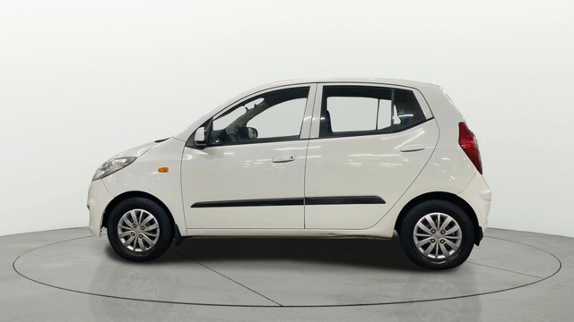 Second-hand 2016 Hyundai i10 Sportz 1.1L for sale in Chandigarh-5