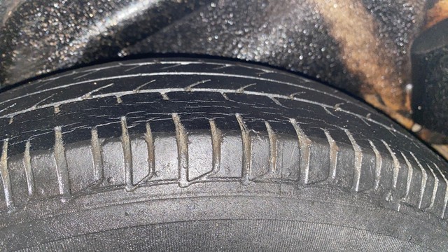 Second-hand 2016 Hyundai i10 Sportz 1.1L for sale in Chandigarh-31