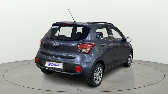 Second-hand 2017 Hyundai Grand i10 1.2 Kappa Sportz BSIV for sale in Chandigarh-2