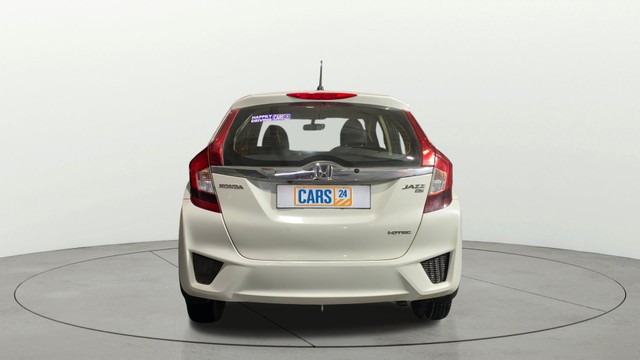 Second-hand 2018 Honda Jazz 1.5 SV i DTEC for sale in Howrah-3