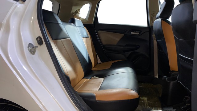 Second-hand 2018 Honda Jazz 1.5 SV i DTEC for sale in Howrah-16