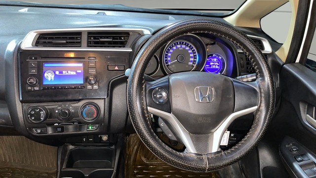 Second-hand 2018 Honda Jazz 1.5 SV i DTEC for sale in Howrah-12