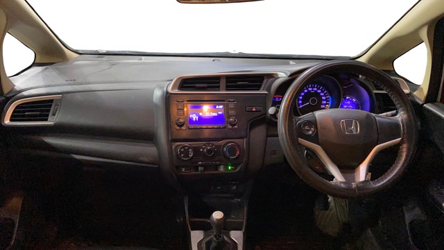 Second-hand 2018 Honda Jazz 1.5 SV i DTEC for sale in Howrah-10