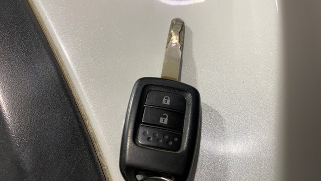 Second-hand 2018 Honda Jazz 1.5 SV i DTEC for sale in Howrah-21