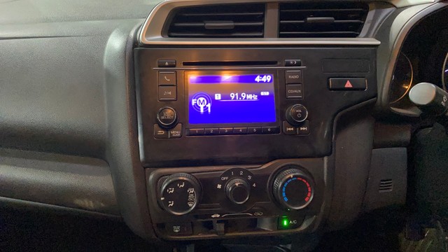 Second-hand 2018 Honda Jazz 1.5 SV i DTEC for sale in Howrah-22