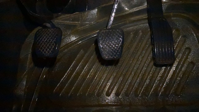 Second-hand 2018 Honda Jazz 1.5 SV i DTEC for sale in Howrah-14