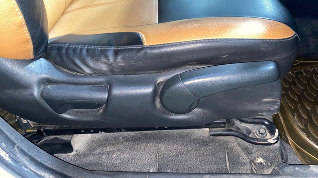 Second-hand 2018 Honda Jazz 1.5 SV i DTEC for sale in Howrah-18