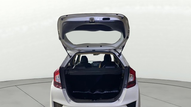 Second-hand 2018 Honda Jazz 1.5 SV i DTEC for sale in Howrah-20