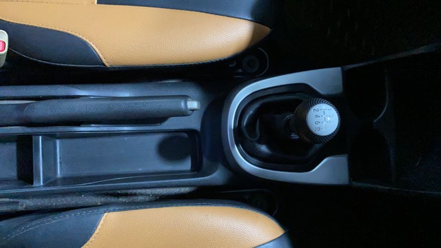 Second-hand 2018 Honda Jazz 1.5 SV i DTEC for sale in Howrah-13