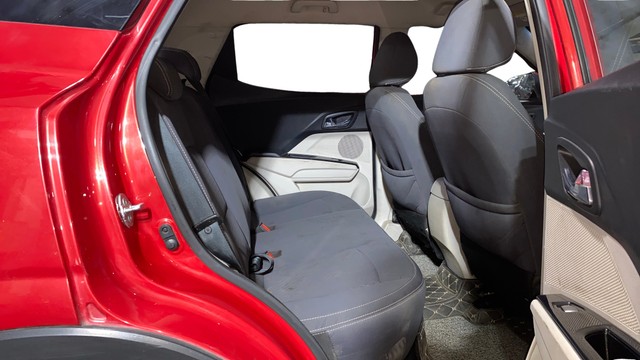 Second-hand 2022 Mahindra XUV300 W8 BSVI for sale in Howrah-16