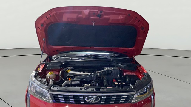 Second-hand 2022 Mahindra XUV300 W8 BSVI for sale in Howrah-9