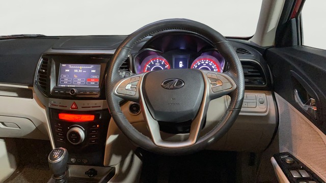 Second-hand 2022 Mahindra XUV300 W8 BSVI for sale in Howrah-12