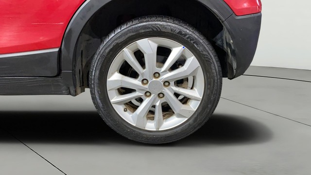 Second-hand 2022 Mahindra XUV300 W8 BSVI for sale in Howrah-27