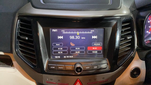 Second-hand 2022 Mahindra XUV300 W8 BSVI for sale in Howrah-22