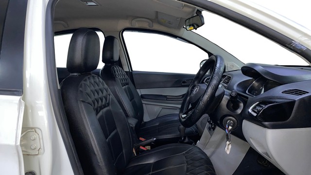 Second-hand 2023 Tata Tiago XT CNG for sale in Chandigarh-15