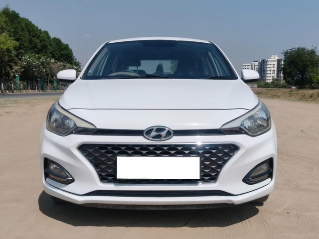 Second-hand 2019 Hyundai i20 Magna Plus BSIV for sale in Vadodara-5