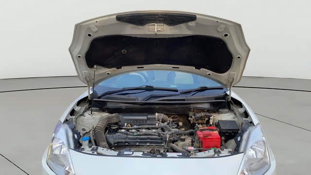 Second-hand 2018 Maruti Suzuki Swift Dzire AMT VXI for sale in Vadodara-9