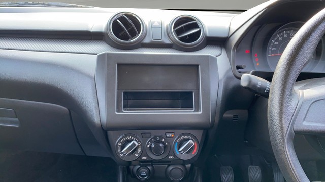 Maruti Suzuki Swift LXI Second-hand 2022 Maruti Suzuki Swift LXI for sale in Vadodara-22