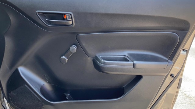 Maruti Suzuki Swift LXI Second-hand 2022 Maruti Suzuki Swift LXI for sale in Vadodara-17