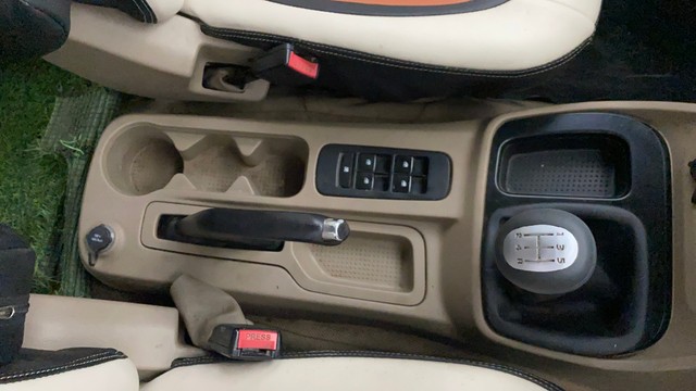 Second-hand 2017 Mahindra TUV 300 T8 for sale in Lucknow-13