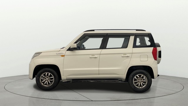 Second-hand 2017 Mahindra TUV 300 T8 for sale in Lucknow-5