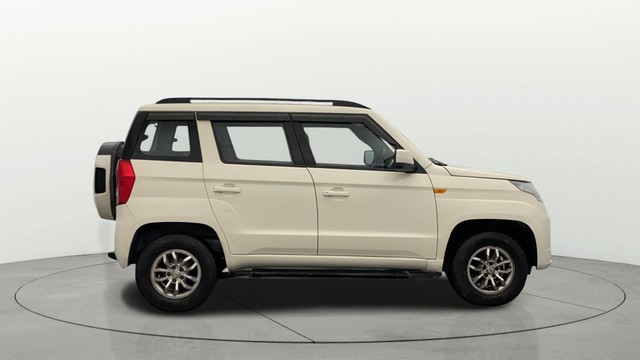 Second-hand 2017 Mahindra TUV 300 T8 for sale in Lucknow-1