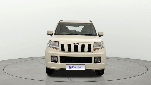 Second-hand 2017 Mahindra TUV 300 T8 for sale in Lucknow-7