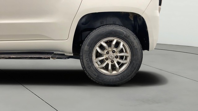 Second-hand 2017 Mahindra TUV 300 T8 for sale in Lucknow-26